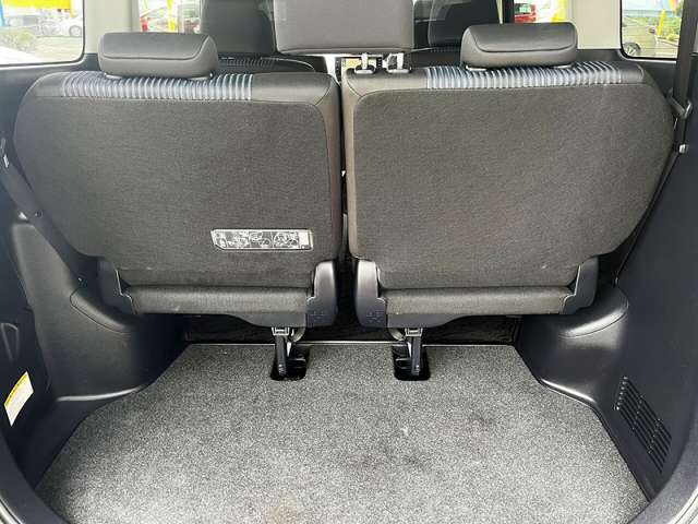 Toyota Voxy 7