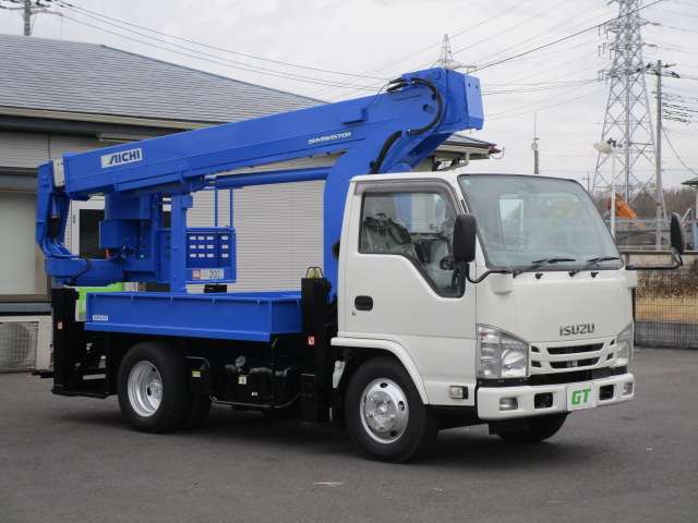 Isuzu Elf 2