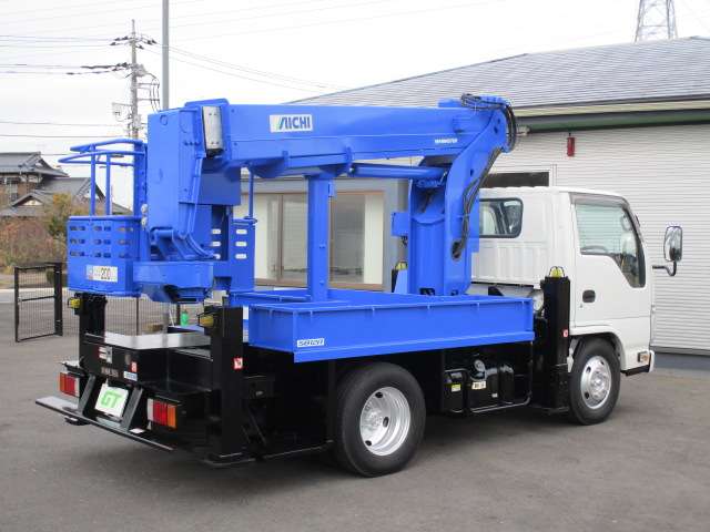 Isuzu Elf 4