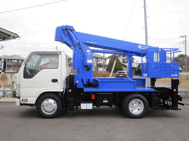 Isuzu Elf 5