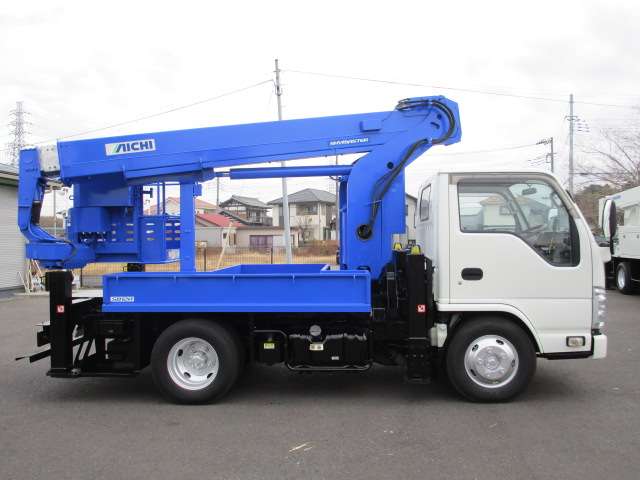 Isuzu Elf 6