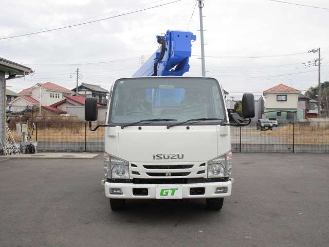 Isuzu Elf 7