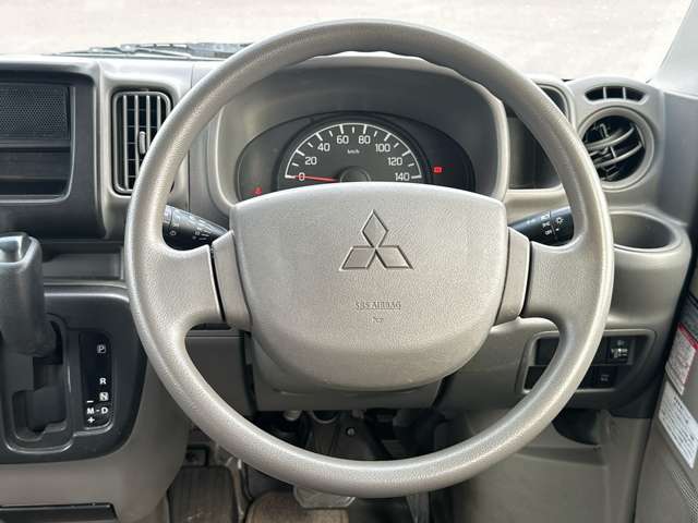 Mitsubishi Minicab Van 9