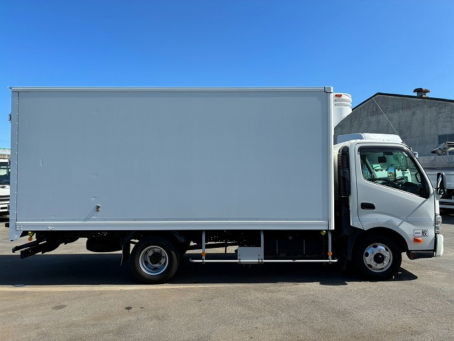 Hino Dutro 11