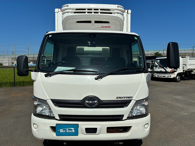 Hino Dutro 9