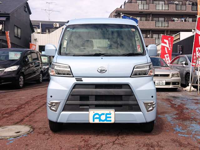 Daihatsu Hijet Cargo 6