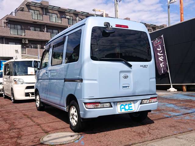 Daihatsu Hijet Cargo 8