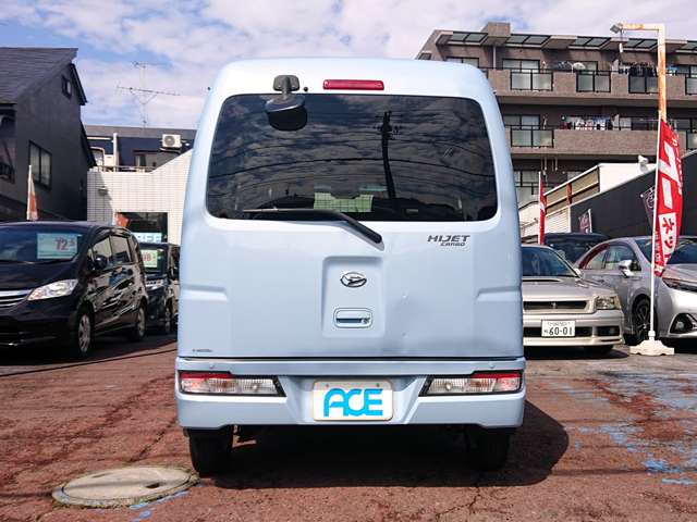 Daihatsu Hijet Cargo 9