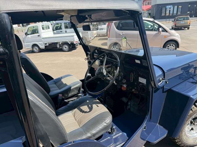 Mitsubishi Jeep 11