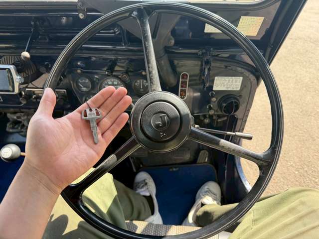 Mitsubishi Jeep 2