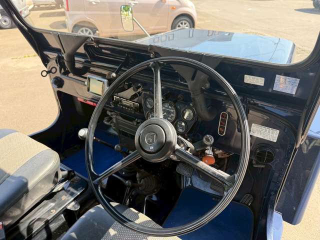 Mitsubishi Jeep 3