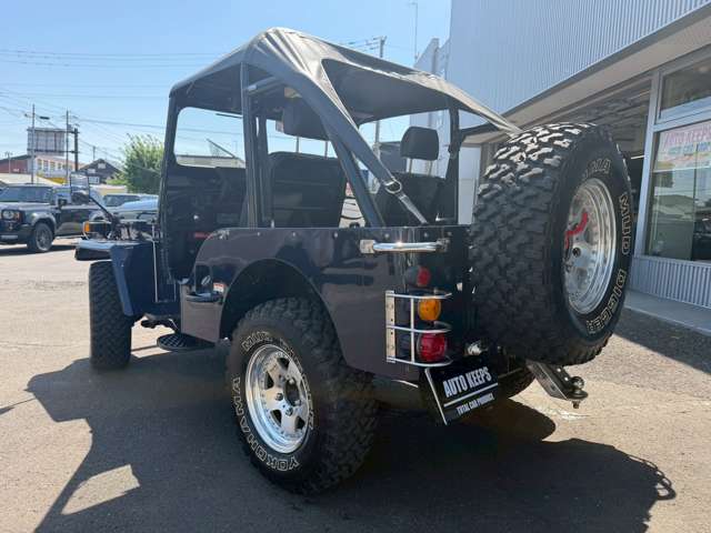 Mitsubishi Jeep 5