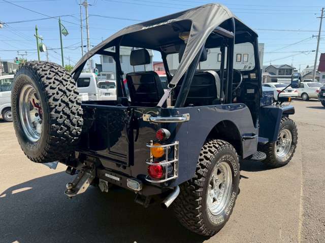 Mitsubishi Jeep 7