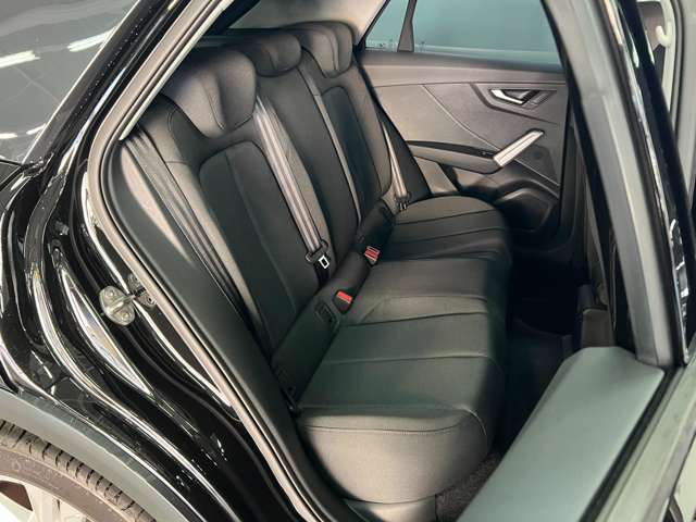 Audi Q2 12