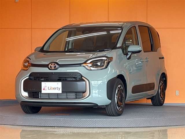 Toyota Sienta 5