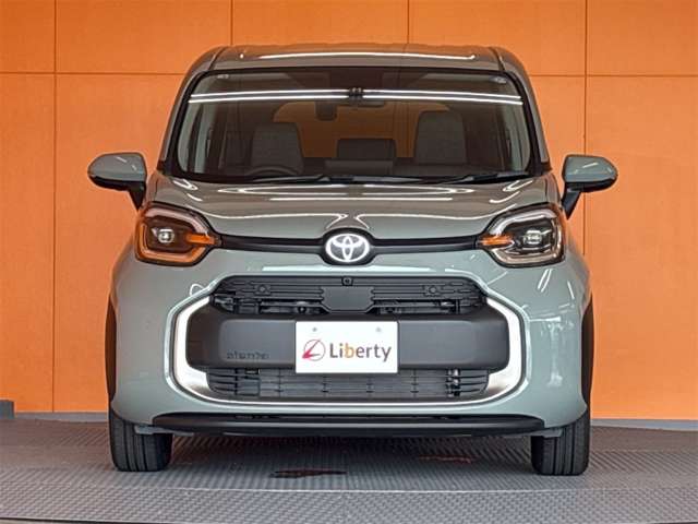 Toyota Sienta 6