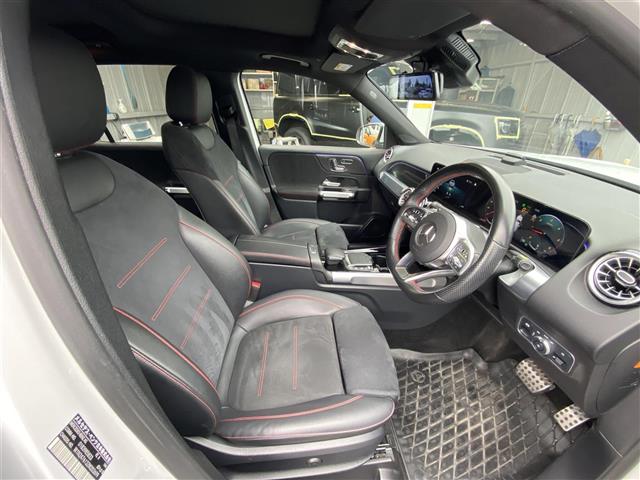 Mercedes-Benz GLB 12