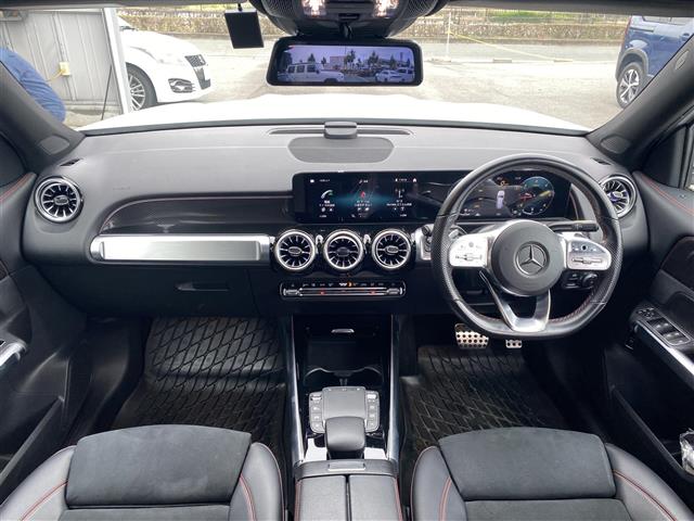 Mercedes-Benz GLB 4