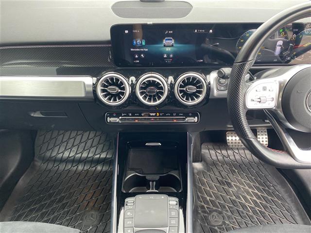 Mercedes-Benz GLB 8
