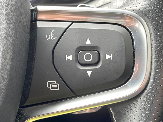 Volvo XC40 12