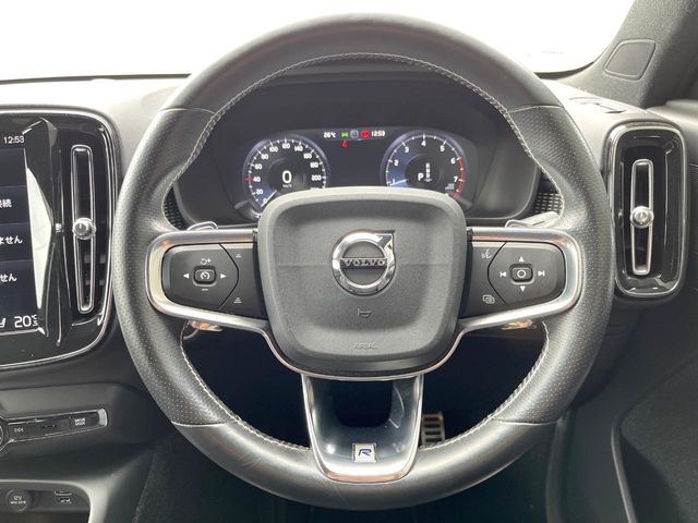 Volvo XC40 9