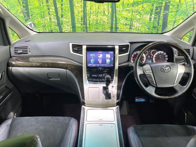Toyota Vellfire 2