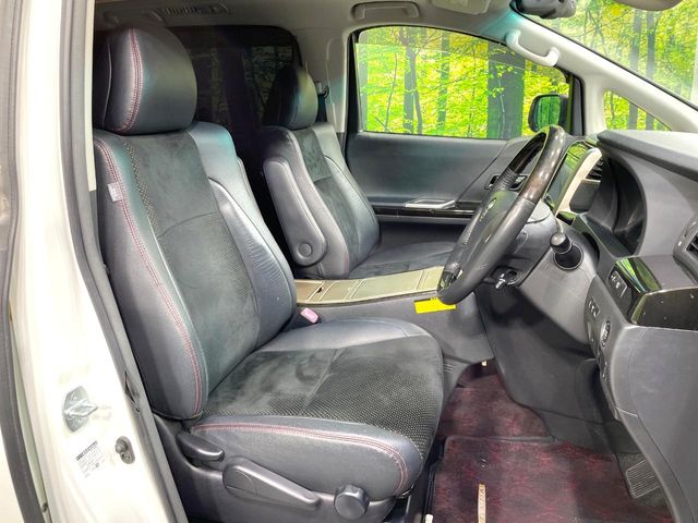 Toyota Vellfire 9