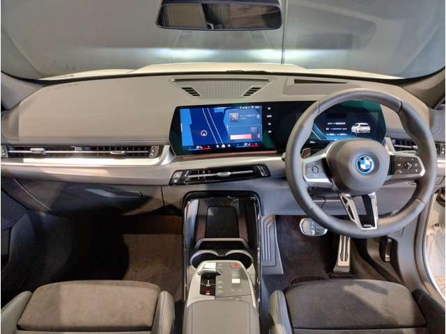 BMW iX1 12