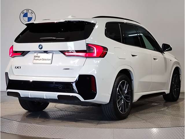 BMW iX1 8