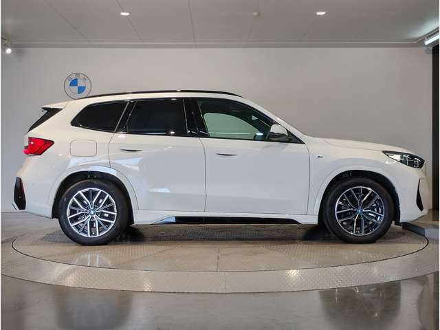 BMW iX1 9