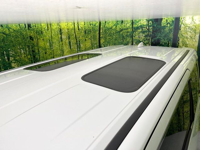 Toyota Alphard 4
