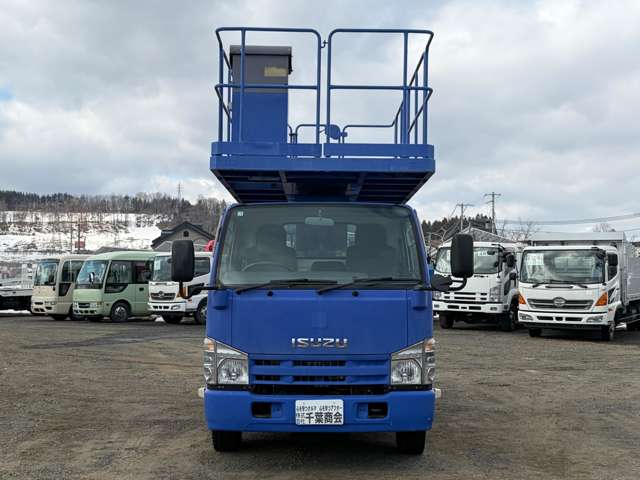 Isuzu Elf 2