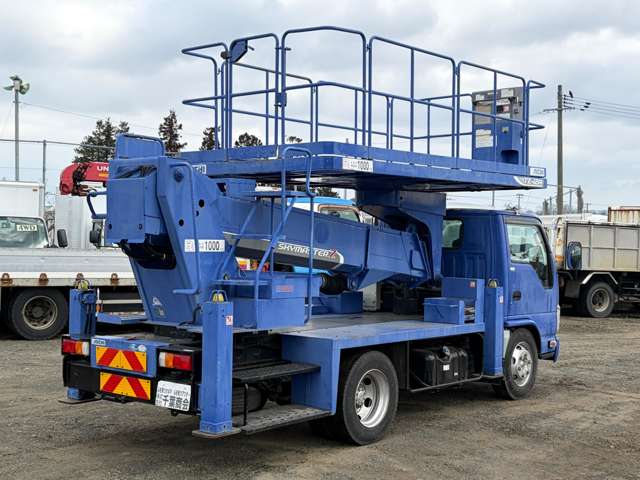 Isuzu Elf 5