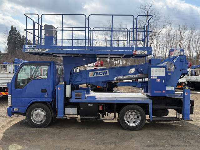 Isuzu Elf 8