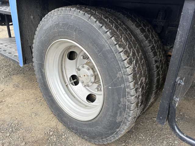 Isuzu Elf 10