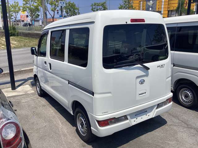 Daihatsu Hijet Cargo 5
