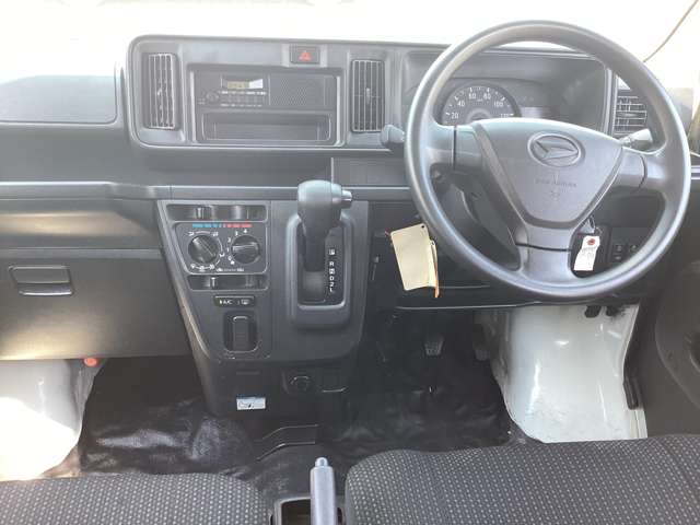 Daihatsu Hijet Cargo 7