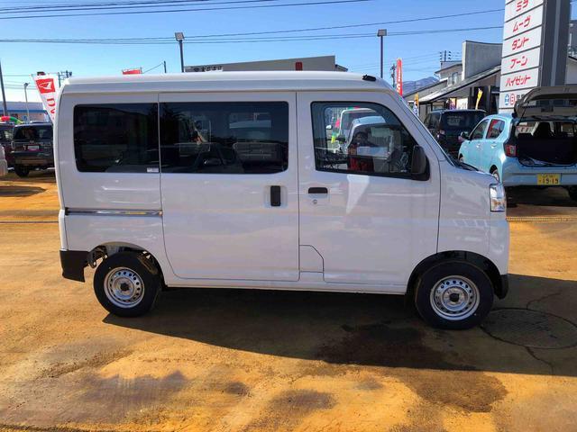 Daihatsu Hijet Cargo 7
