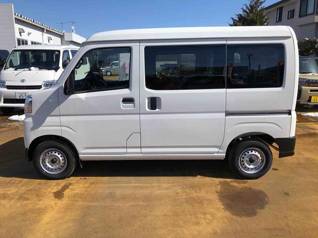 Daihatsu Hijet Cargo 8