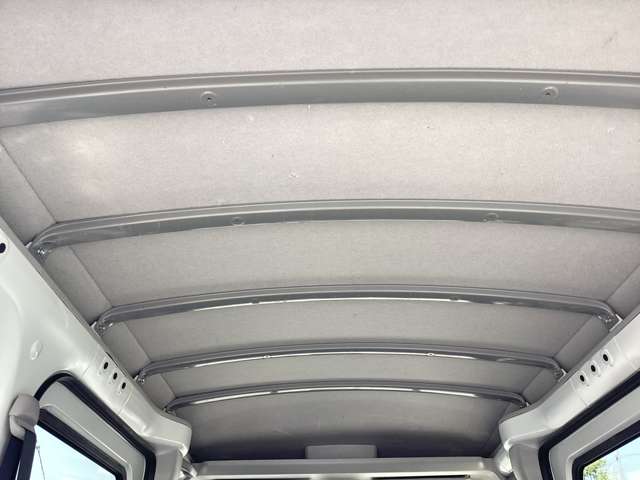 Daihatsu Hijet Cargo 12