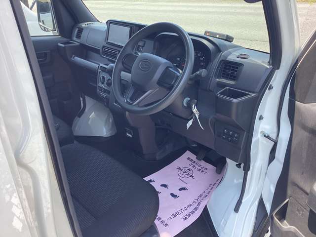 Daihatsu Hijet Cargo 7