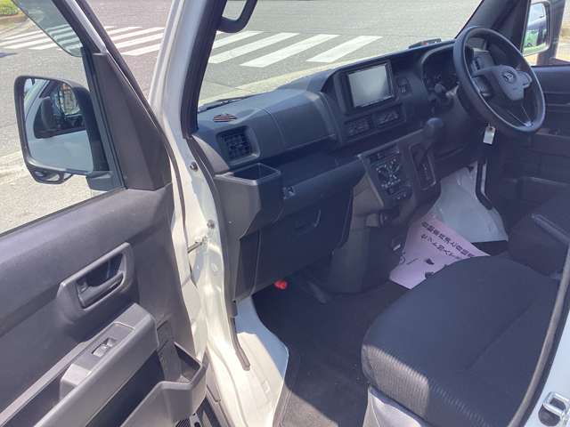 Daihatsu Hijet Cargo 8