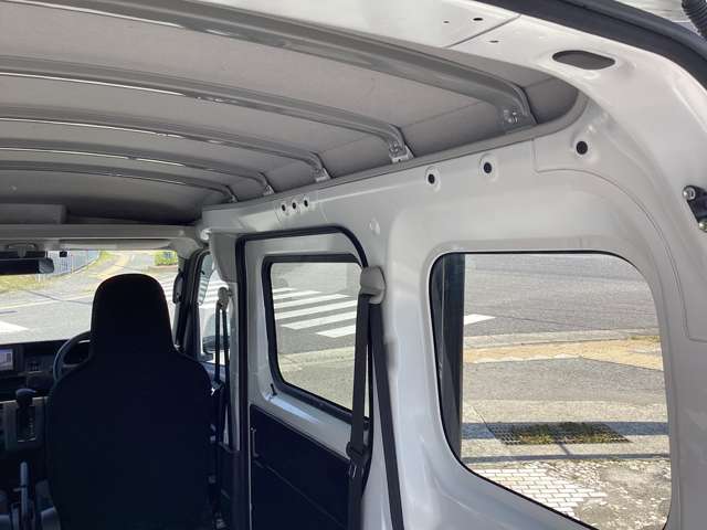 Daihatsu Hijet Cargo 10
