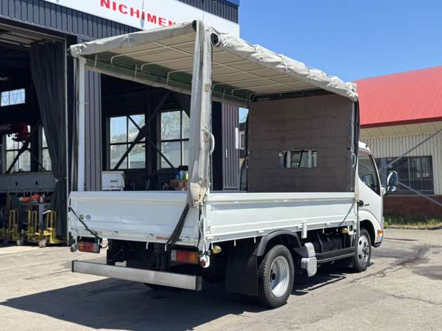 Hino Dutro 9