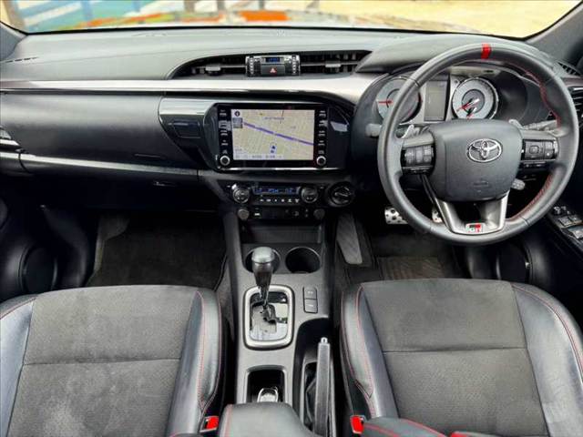 Toyota Hilux 2