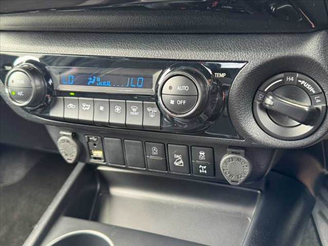 Toyota Hilux 6