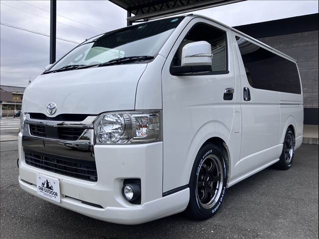 Toyota Hiace Van 12