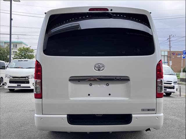 Toyota Hiace Van 3
