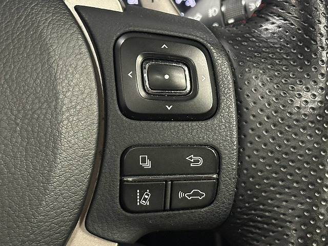 Lexus NX 10