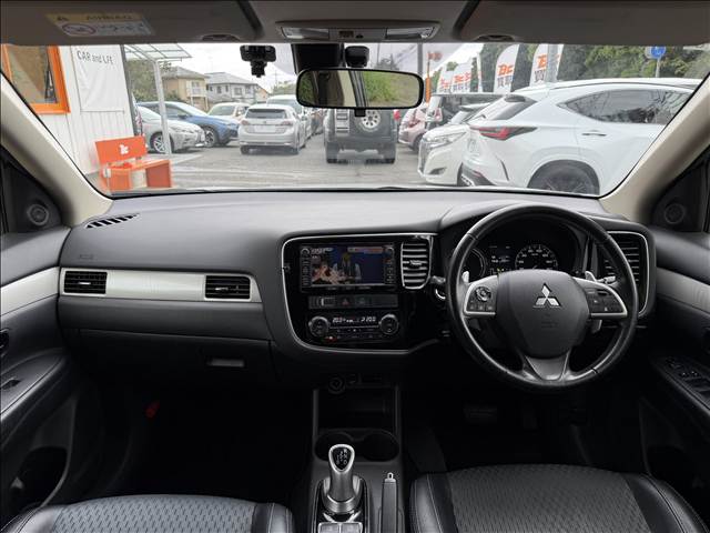 Mitsubishi Outlander PHEV 2